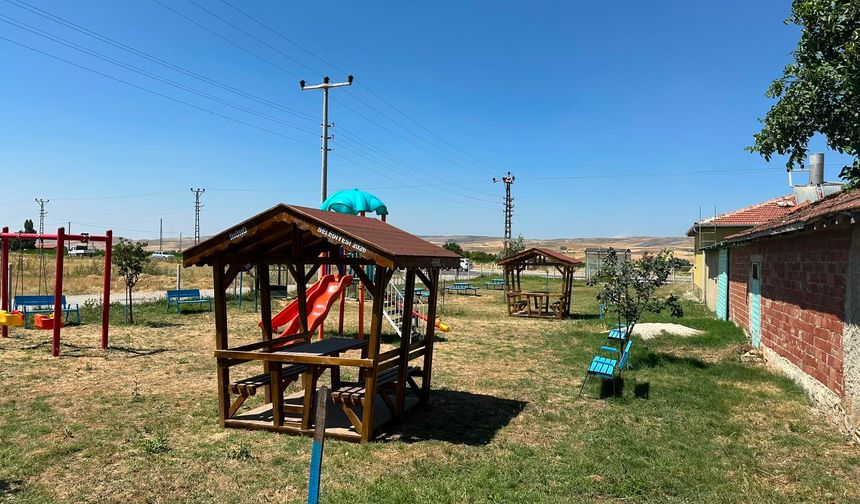 İnönü'de parklar daha konforlu hale getiriliyor