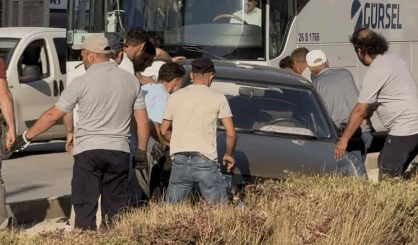 Eskişehir'de otomobil tramvay hattına girdi