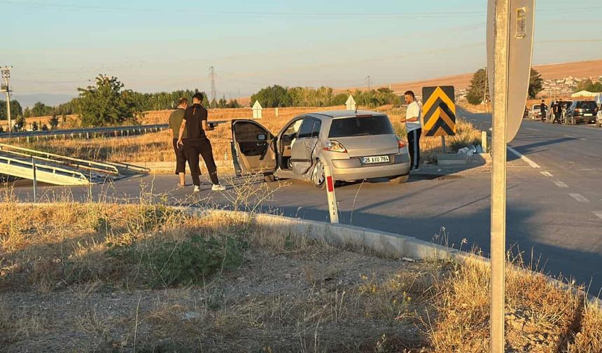 Eskişehir'de ölüm kavşağında kaza: Yaralılar var