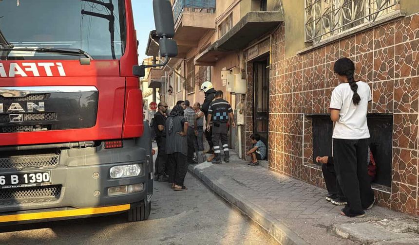 Eskişehir’de evde yangın: Mahalleli sokağa döküldü