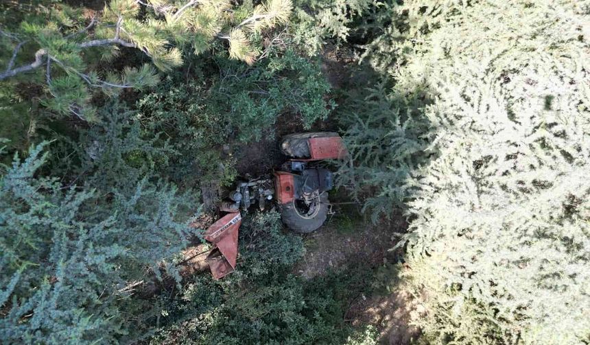 Kontrolden çıkan traktör 30 metrelik uçurumdan yuvarlandı