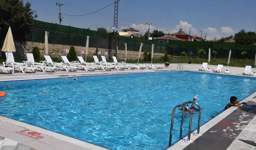 Eskişehir'de aquapark ve yüzme havuzları hizmete açıldı: Yaz boyu ücretsiz olacak