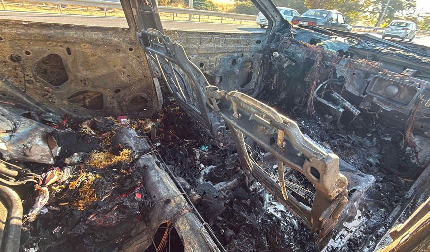 Eskişehir Çevre Yolu'nda otomobil alev alev yandı: 9 yaşındaki çocuğun durumu kritik