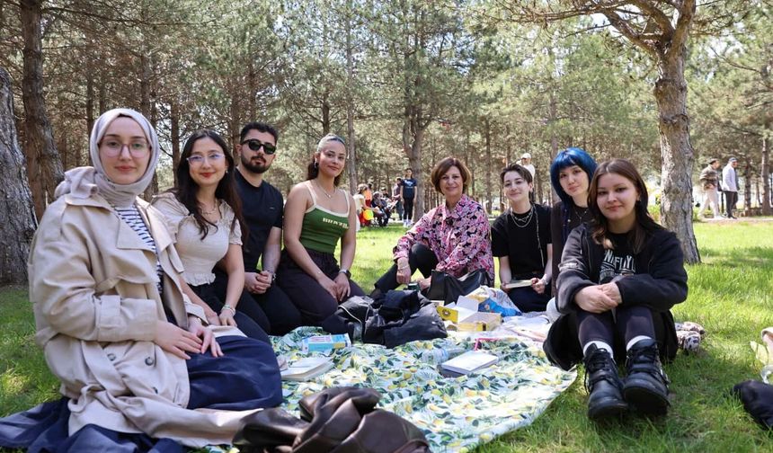 Başkan Ünlüce Eskişehir'in yeni öğrencilerine seslendi