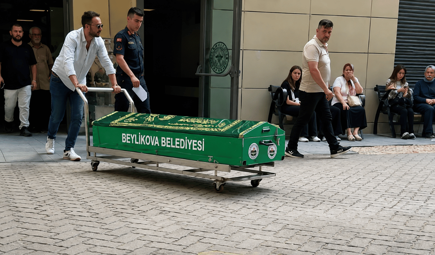 Eskişehir'de boğularak hayatını kaybeden minik Elif son yolculuğuna uğurlanıyor