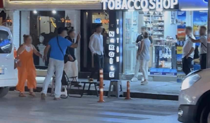 Eskişehir'de cadde ortasında kavga: “Kafanı keserim” diyerek tehdit etti