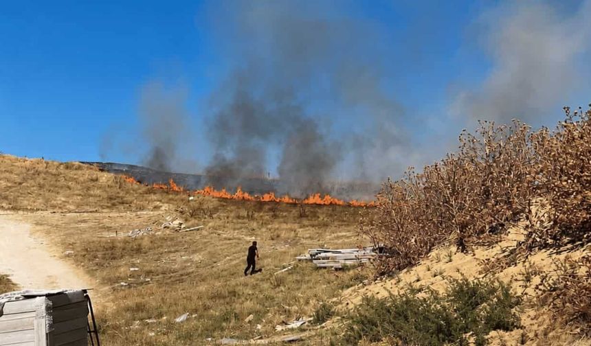 Devlet Hastanesi'ne yakın bölgede yangın