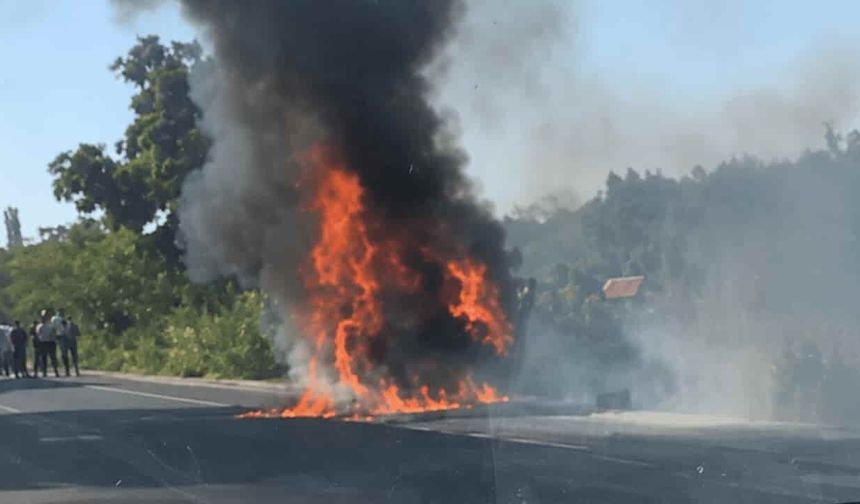 Eskişehir Çevre yolunda otomobil alev alev yandı