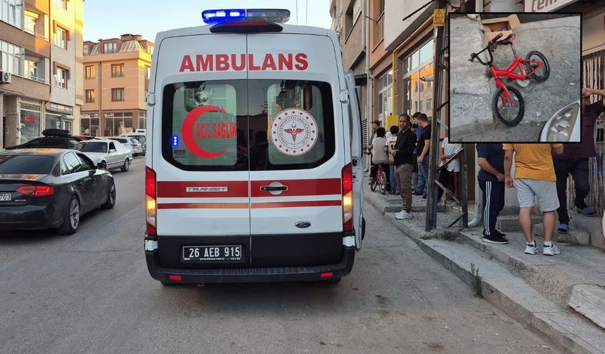 Eskişehir'de bir anda yola fırladı: Bisikletli küçük çocuk hastaneye kaldırıldı