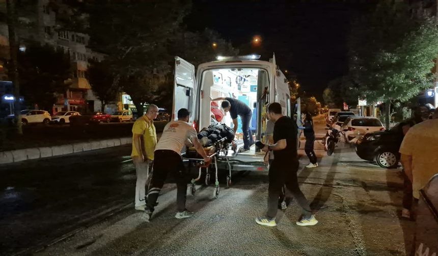 Eskişehir’de refüj sulaması kazaya yol açtı: Kurye hastanelik oldu