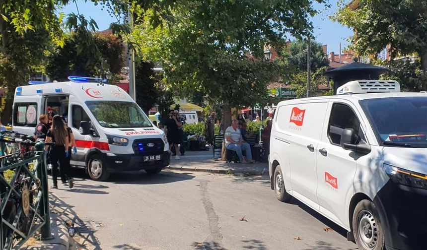 Hatalı park geçit vermedi: Ambulans vakaya gecikti