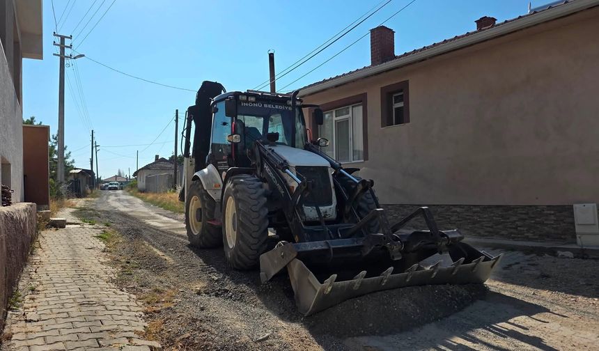 Oklubalı’da bozuk yollar için çalışma başladı