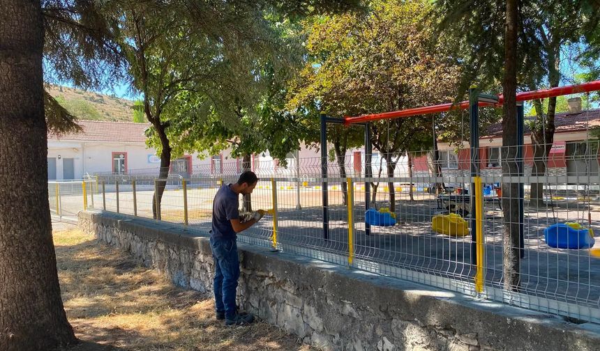 İnönü’de okul ve yollar için belediye ekipleri harekete geçti