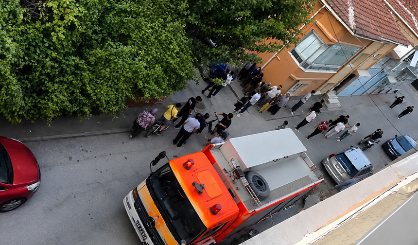 Ağır koku komşuları harekete geçirdi: Eskişehir'de yaşlı adam evinde ölü bulundu