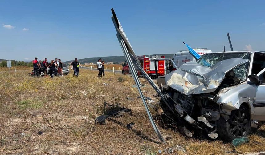 İki otomobil çarpıştı: 1 ölü 5 yaralı