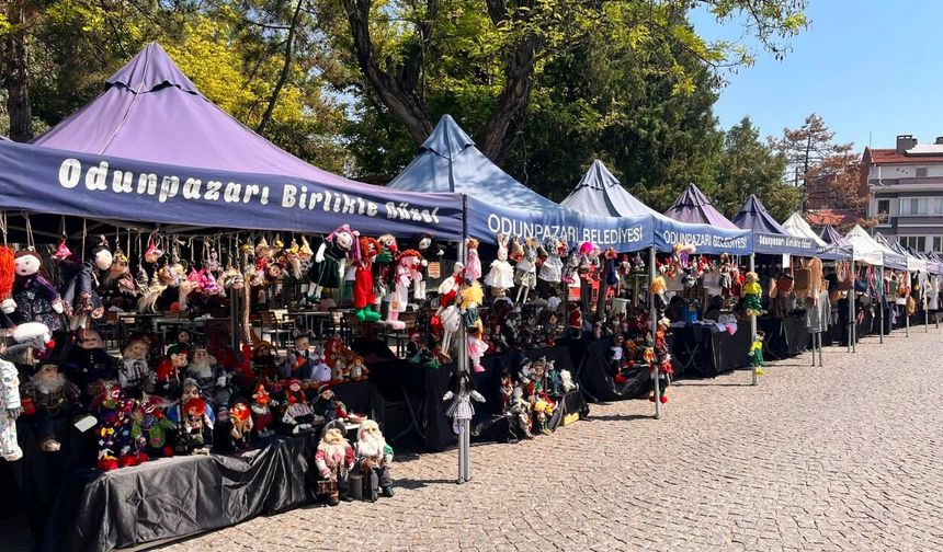 Kadınların el emeği Hicri Sezen Meydanı’nda