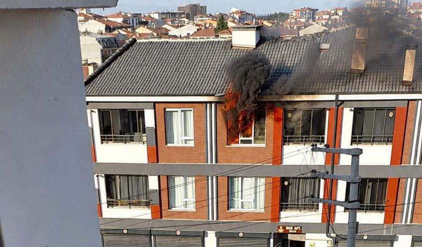 Eskişehir'de korkutan yangın: Binada çocuk vardı iddiası!