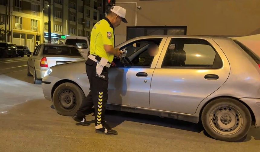 Eskişehir'de alkollü sürücü 2 ay önce ehliyetine el koyan polise tekrar yakalandı