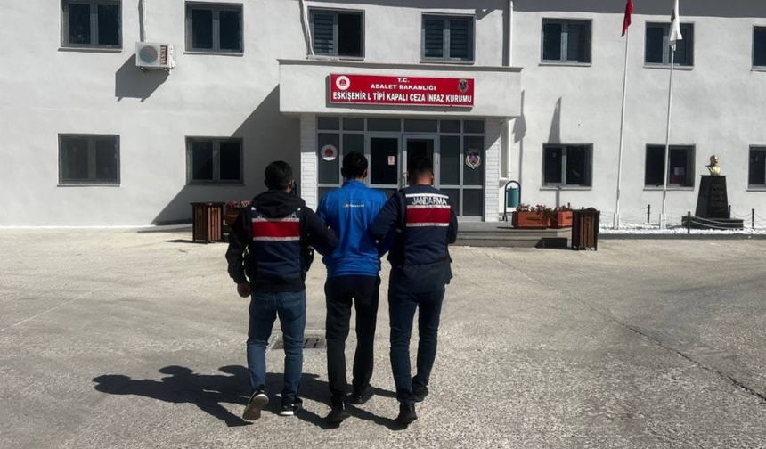 Eskişehir’de 47 yıl 1 ay hapis cezasıyla aranıyordu, yakalandı