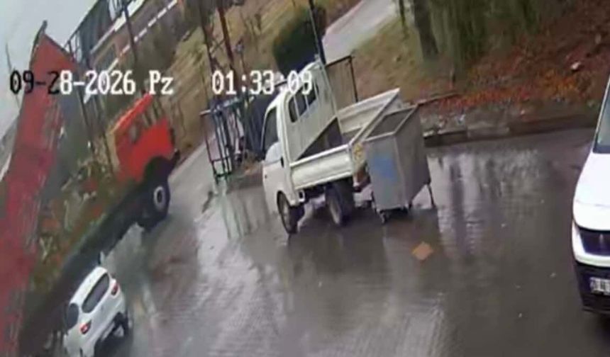 Damperini açık unuttu! Eskişehir'de sanayi sitesinin kapısını yıktı