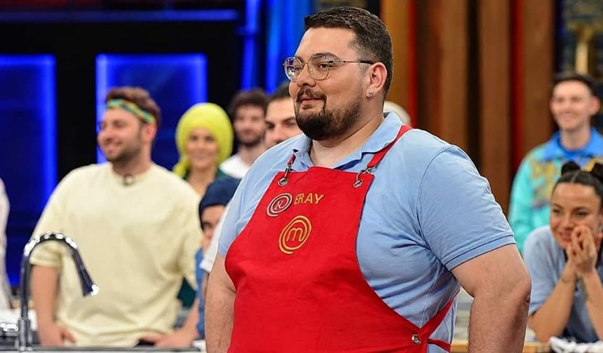 MasterChef'in yıldızı siyasete atıldı: Rozetini genel başkan taktı
