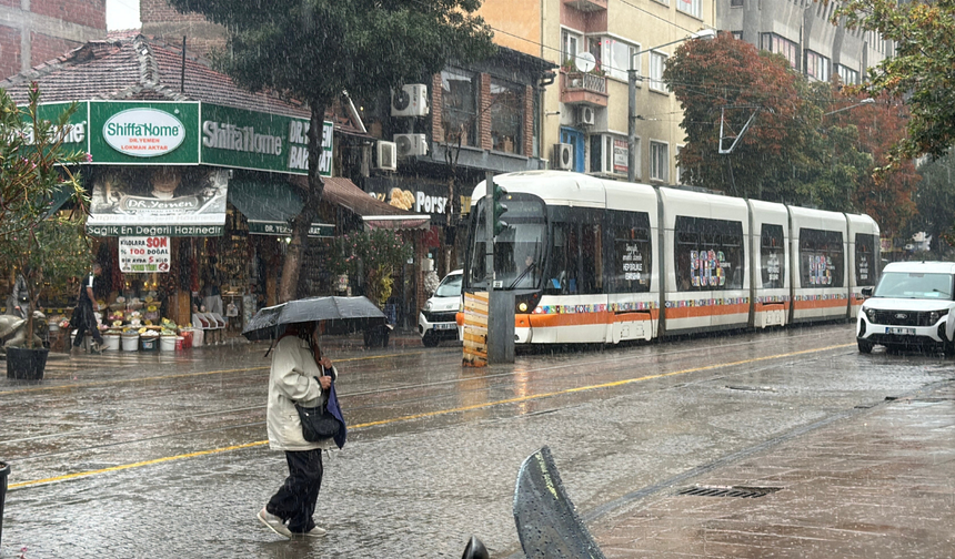 Eskişehir’de hafta sonu planı yapanlara uyarı! Sağanak yağış hakim olacak