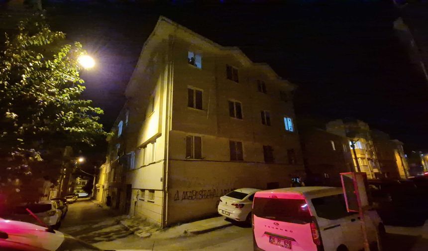 Eskişehir'de evinin balkonundan beton zemine çakıldı