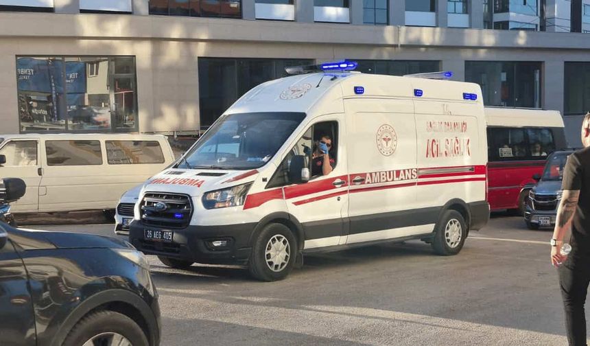 Eskişehir'de otomobil 12 yaşındaki çocuğa çarptı