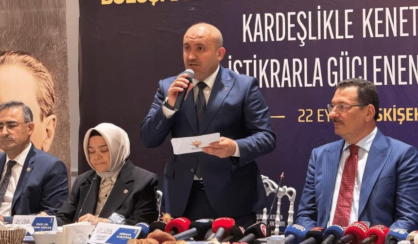 Gürhan Albayrak'tan Eskişehir belediyelerine eleştiri: “Karneleri oldukça zayıf”