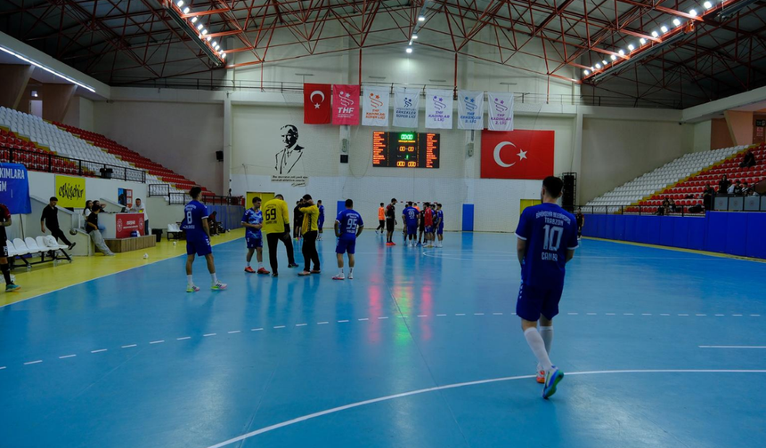 Eskişehir temsilcisine ambulans şoku! Maç oynanamadı, hükmen mağlubiyet geldi