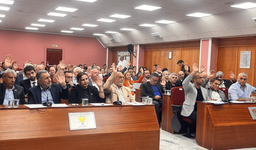 Odunpazarı Meclisi’nde afiş tartışması: Kurt’a AK Parti’den yanıt