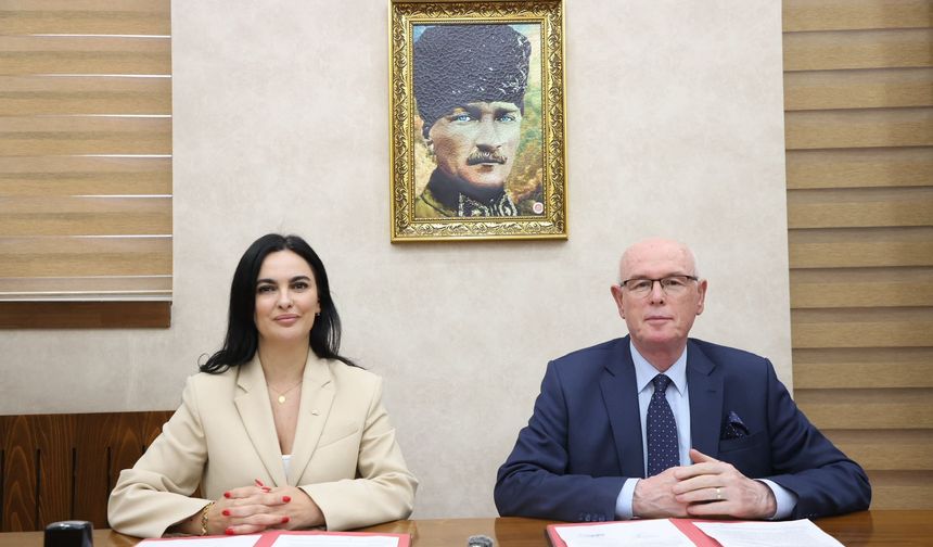 Odunpazarı Belediyesi’nden yabancı dil eğitimi için yeni iş birliği: 9 öğrenciye tam burs