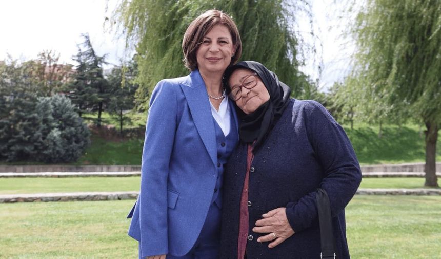 Başkan Ünlüce Sakarıkaracaörenli kadınları ağırladı