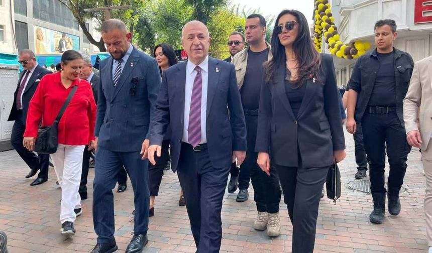 Ümit Özdağ Eskişehir’de esnafla buluştu