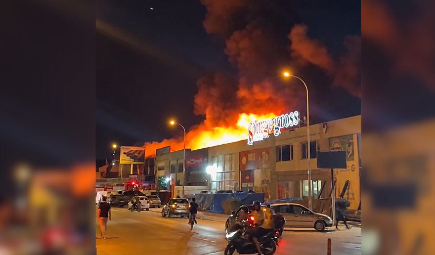 Baksan Sanayi Sitesi'nde yangın: Dükkan alevler içinde kaldı!