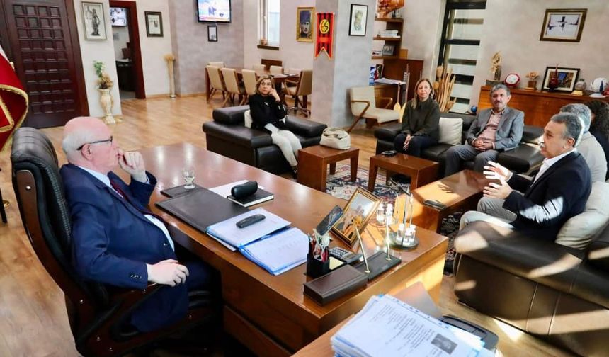 Yenikent Mahallesi'ndeki imar planı için Başkan Kurt'a teşekkür ziyareti