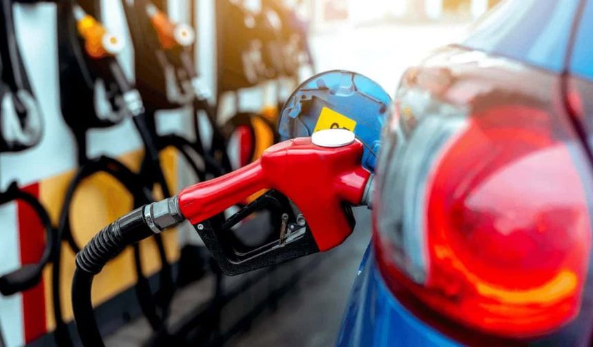 Depolarınızı doldurmadan önce bekleyin: Eskişehir'de bu gece yarısı benzine indirim geliyor