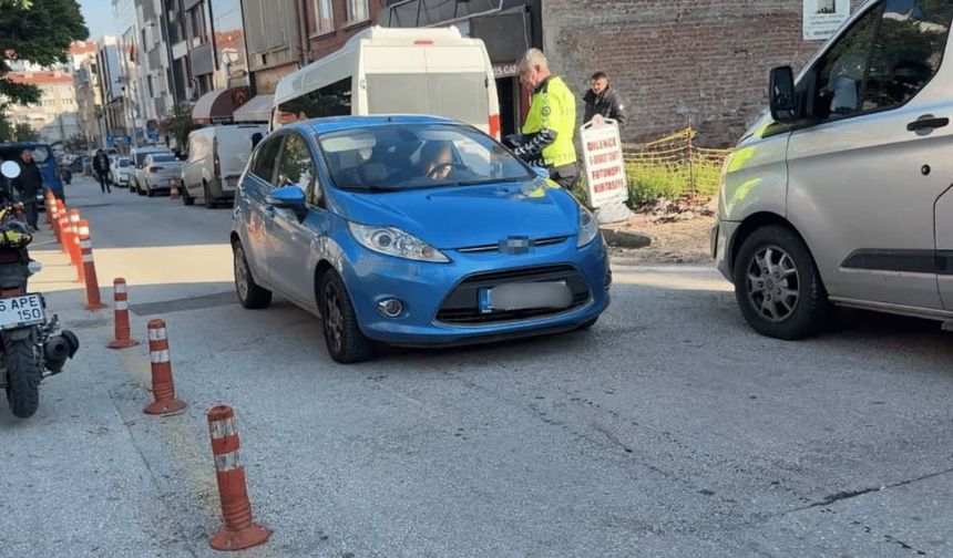 Eskişehir'de "Duruşmaya geç kaldım" diyerek ters yönde gitmekte ısrar eden avukata ceza