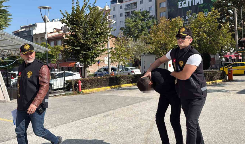 Eskişehir’de öğrenciye zorla tespih satan şüphelinin cezası belli oldu