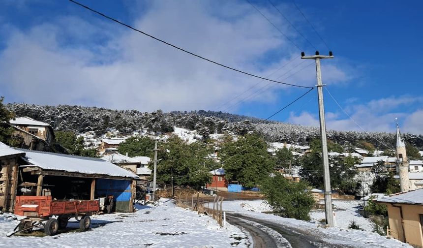 Eskişehir’in yüksek kesimleri beyaza büründü! Kar kalınlığı 10 santimetreye ulaştı