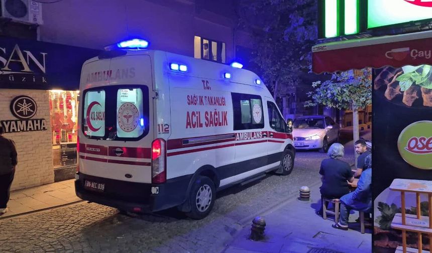Eskişehir'de garajdan çıkan otomobil 2 çocuğa çarptı
