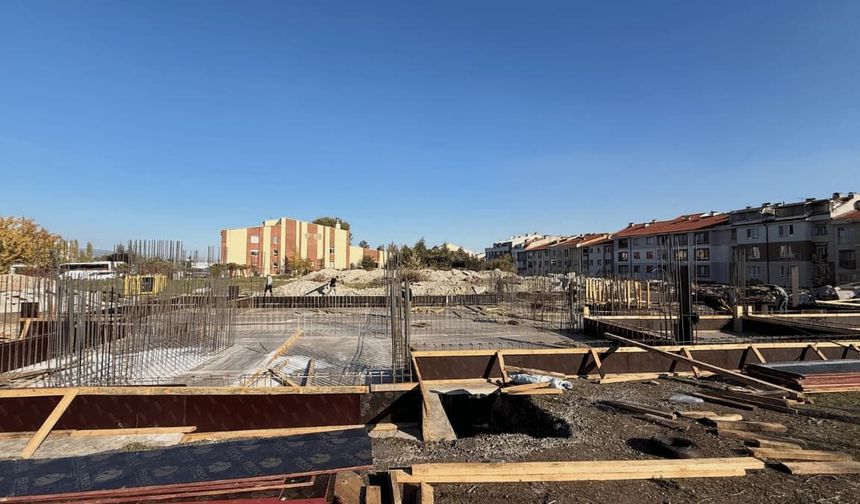 Tepebaşı'nda yeni sağlık tesisinin inşaatı yerinde incelendi