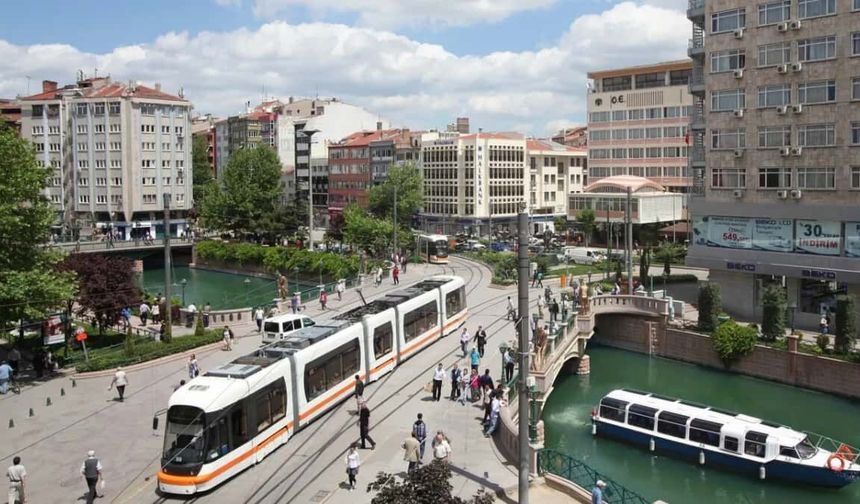 Eskişehir'de hava ısınıyor: Meteoroloji haftanın en sıcak gününü açıkladı