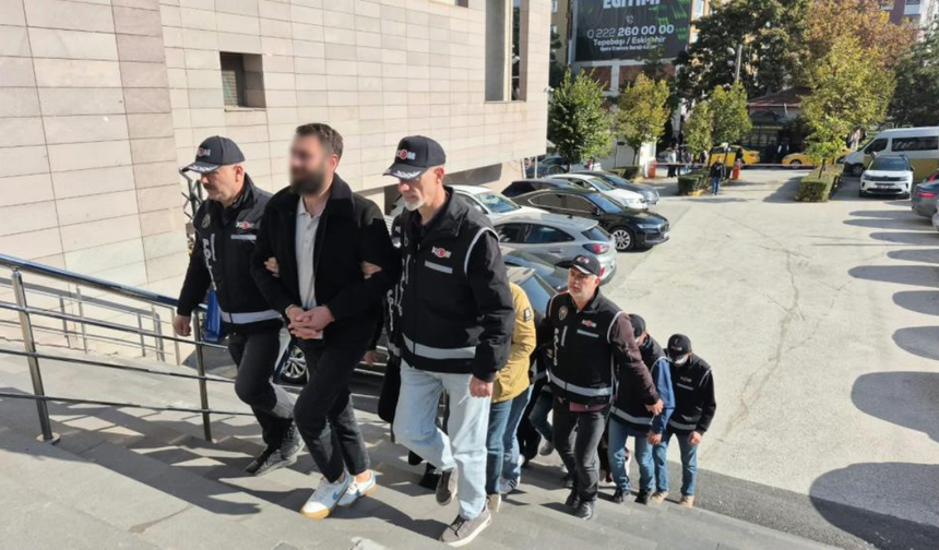 Eskişehir’de esnafı mağdur eden tefecilere operasyon
