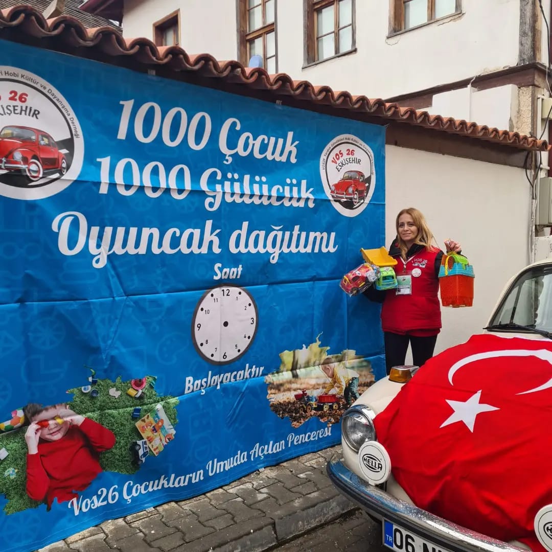 Eskişehir Vos 26'dan 'bin çocuk bin gülücük' oyuncak şenliği