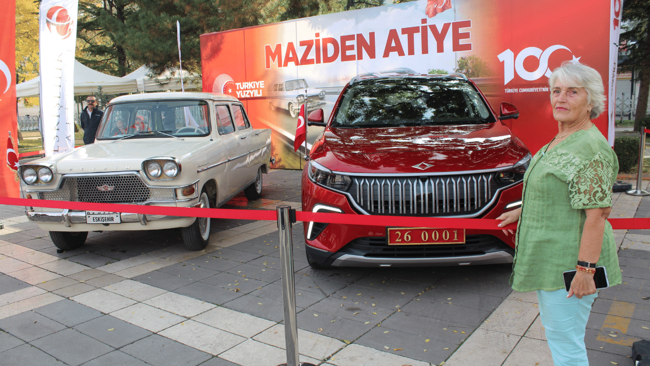 sdf_29 _Ekim _kutlamalarında _Devrim _ile _Togg _yan _yana_