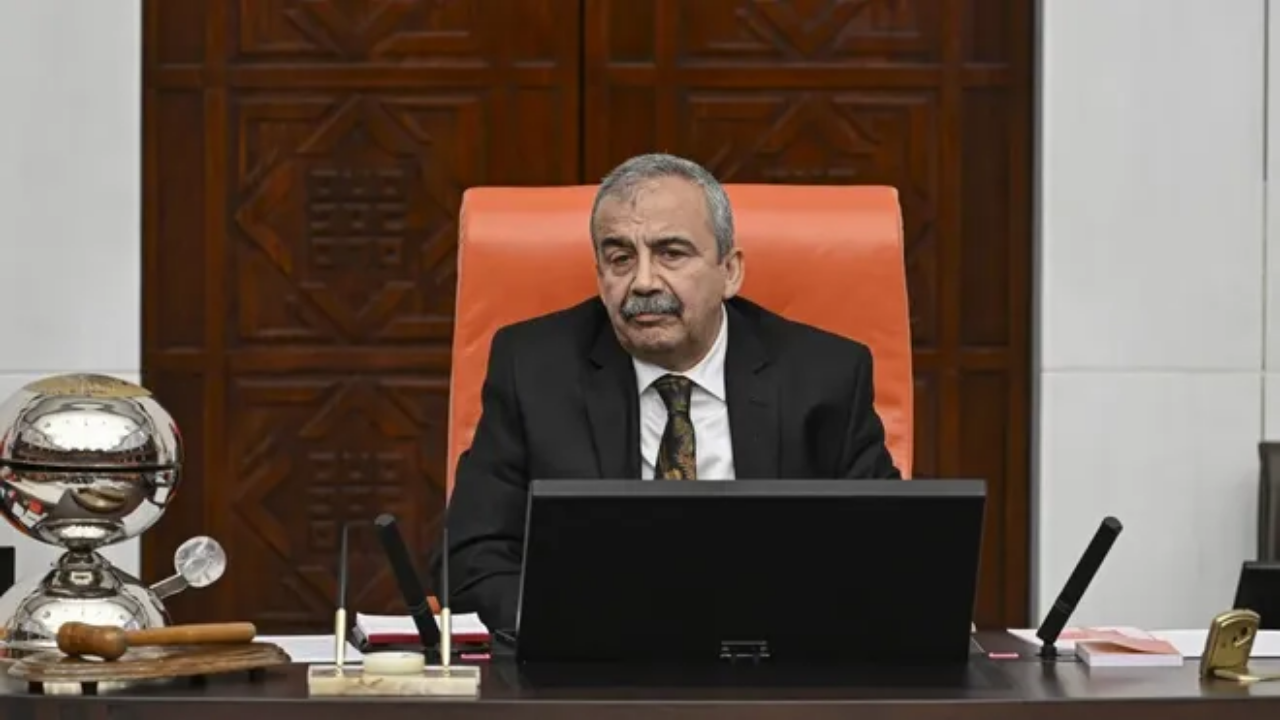 Sdf Sırrı Sürreya Önder