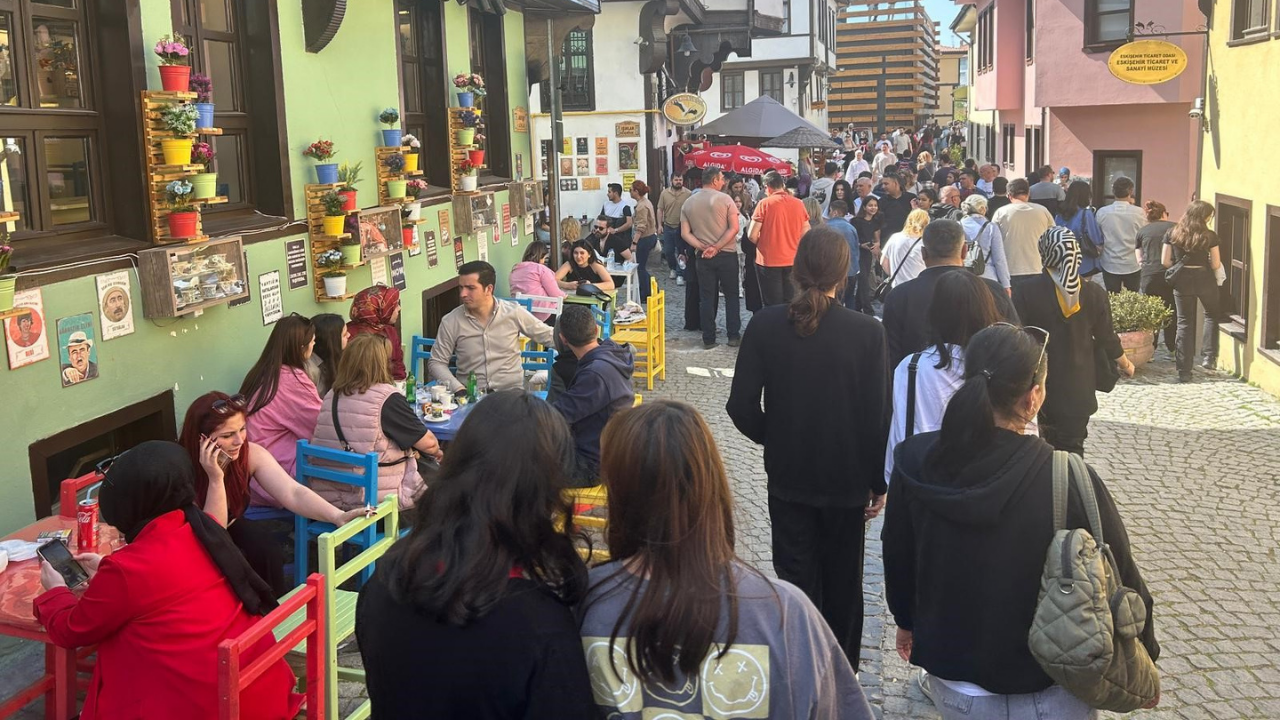 Sdf Odunpazarı Kalabalık