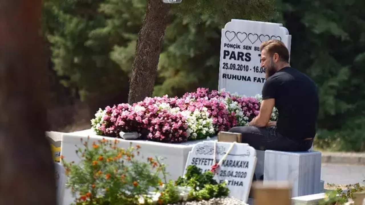 Ebru Şallı 4 Sene Önce Kaybettiği Oğlunun Doğum Gününü Kutladı (6)