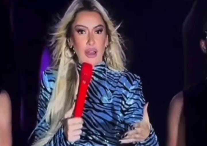 Hadise'den Kadın Cinayetlerine Tepki Arabaya Yürümeye Korktuk